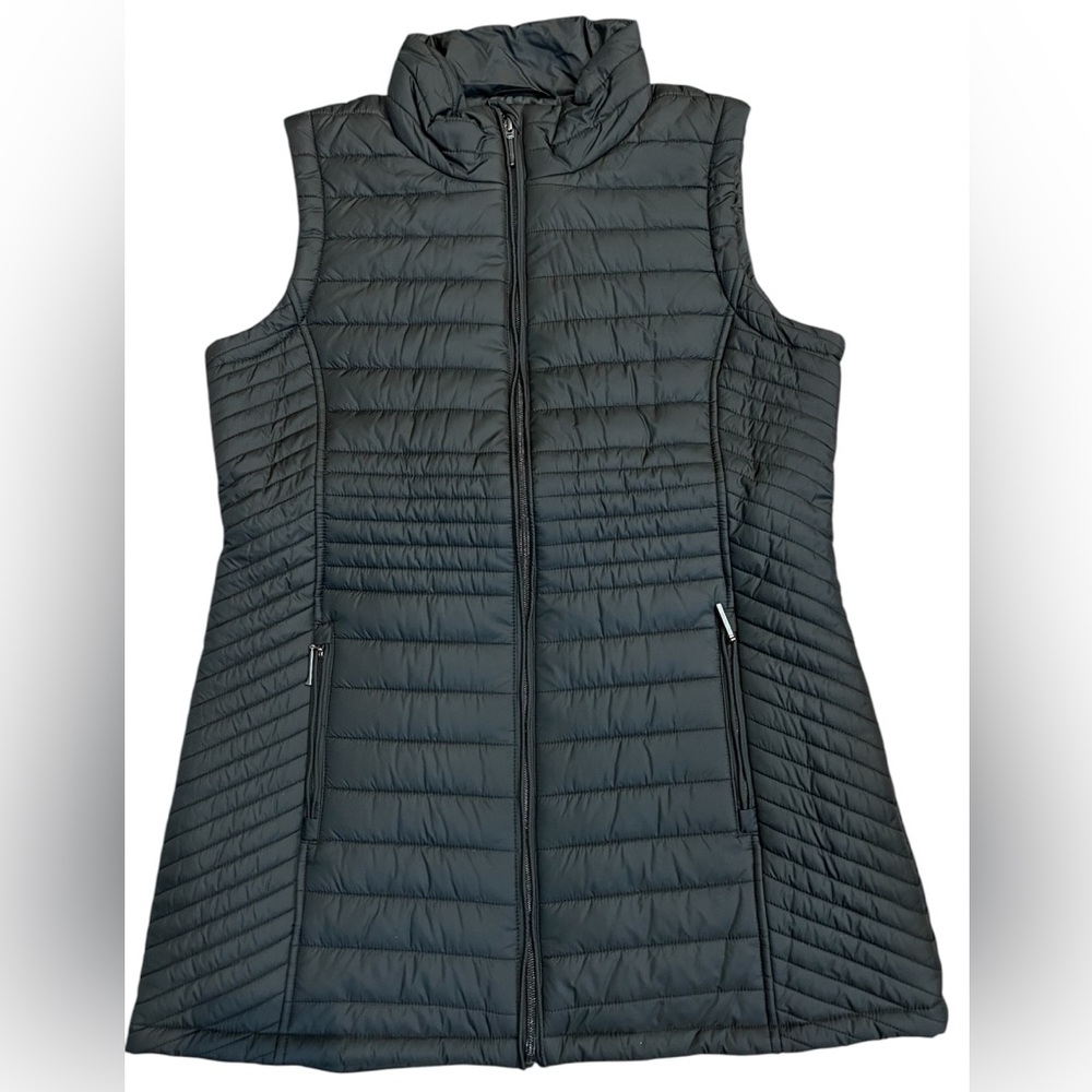 Women's Black Quilted Puffer Vest Size Medium, New With Tags  (113)